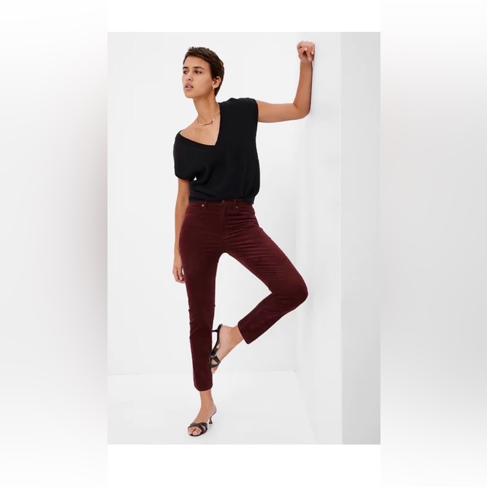 GAP Women’s Burgundy High Rise Corduroy Skinny Pants
